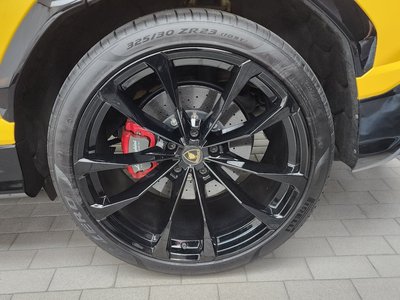 LAMBORGHINI URUS - 8