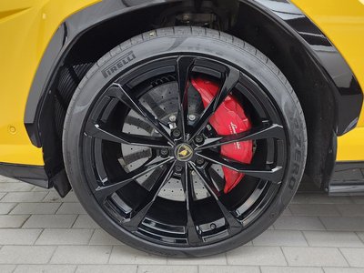 LAMBORGHINI URUS - 6