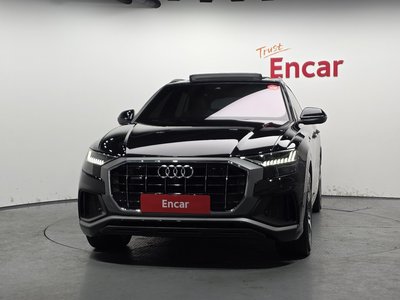 AUDI Q8 - 2