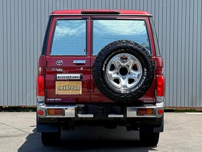 TOYOTA LAND CRUISER 70 - 6