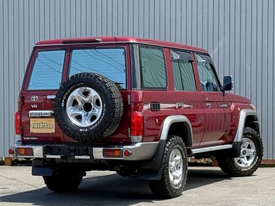 TOYOTA LAND CRUISER 70 - 4