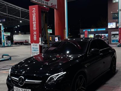 MERCEDES-BENZ E-CLASS - 1