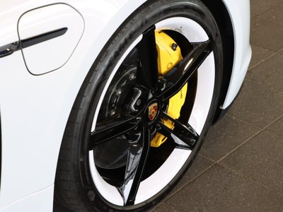 2023 Porsche TAYCAN photo 10