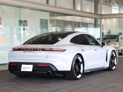 2023 Porsche TAYCAN photo 7