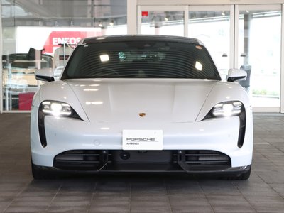 2023 Porsche TAYCAN photo 9
