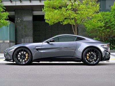 ASTON MARTIN VANTAGE - 4
