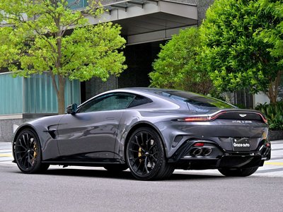 ASTON MARTIN VANTAGE - 5
