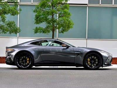 ASTON MARTIN VANTAGE - 8