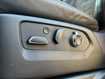 2023 Cadillac ESCALADE thumbnail 32
