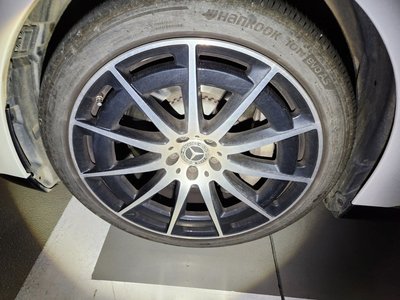 MERCEDES-BENZ EQS - 7