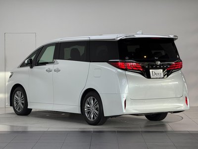 2026 Toyota ALPHARD — фото 10