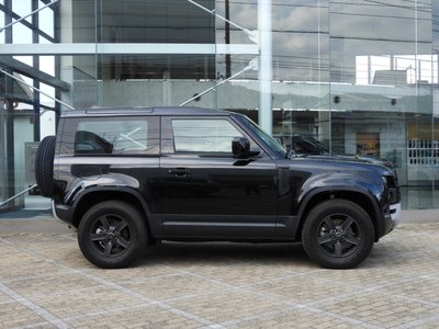 LAND ROVER DEFENDER - 8