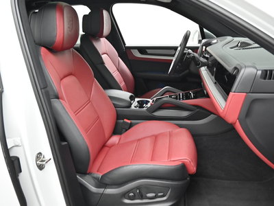 2025 Porsche CAYENNE 照片 10