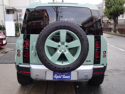 LAND ROVER DEFENDER - 8