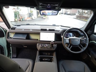 LAND ROVER DEFENDER - 5