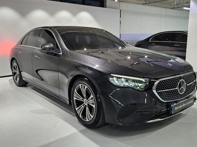 MERCEDES-BENZ E-CLASS - 1