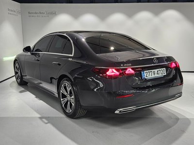 MERCEDES-BENZ E-CLASS - 2