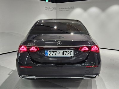 MERCEDES-BENZ E-CLASS - 4