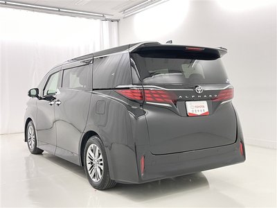 2025 Toyota ALPHARD — фото 6