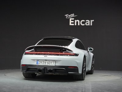 صورة 4 لـ 2025 Porsche 911