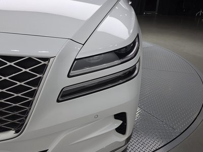 2023 Genesis GV80 photo 9