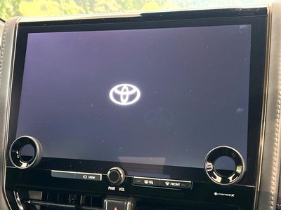 2025 Toyota ALPHARD — фото 3