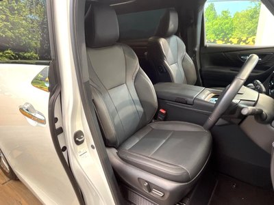 2025 Toyota ALPHARD — фото 8