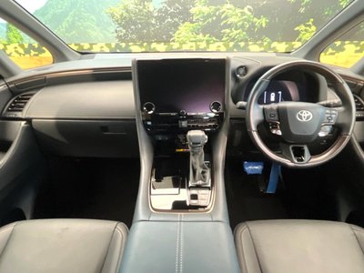 2025 Toyota ALPHARD — фото 2