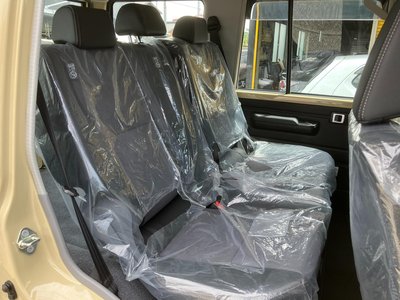 TOYOTA LAND CRUISER 70 - 8