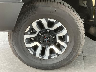 TOYOTA LAND CRUISER 70 - 5