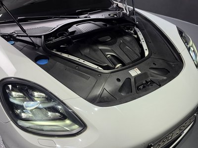 صورة 7 لـ 2018 Porsche PANAMERA