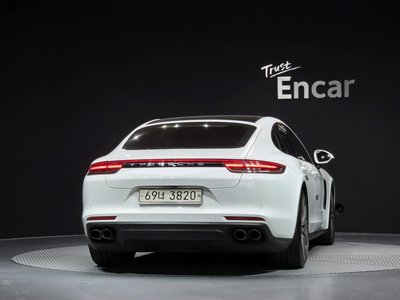 صورة 4 لـ 2018 Porsche PANAMERA