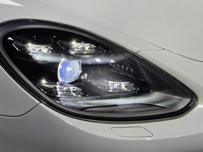 صورة 9 لـ 2018 Porsche PANAMERA