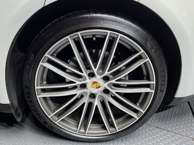صورة 8 لـ 2018 Porsche PANAMERA