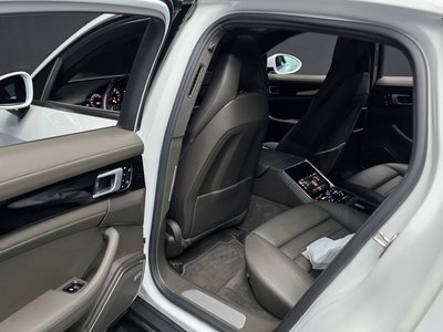 صورة مصغرة 16 لـ 2018 Porsche PANAMERA