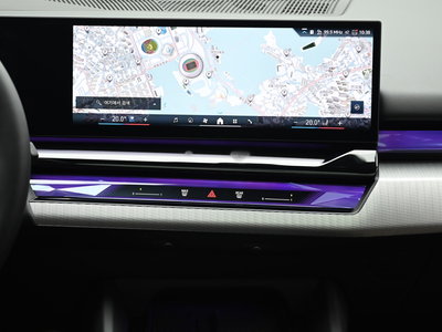 2025 BMW 5 SERIES thumbnail 14