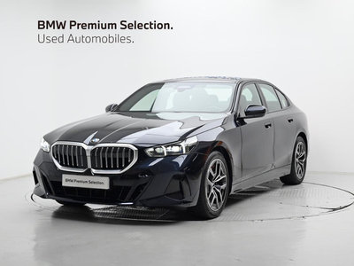 2025 BMW 5 SERIES 照片 1