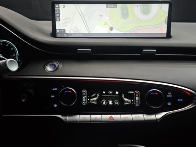 2023 Genesis GV70 — миниатюра 20