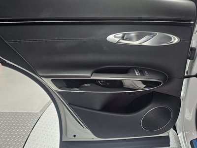 2023 Genesis GV70 — миниатюра 15