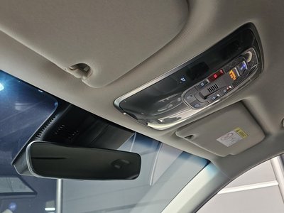2023 Genesis GV70 — миниатюра 23
