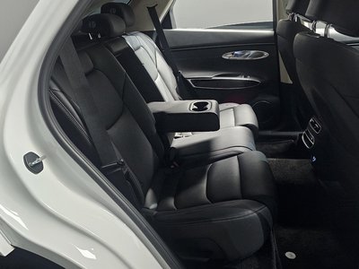 2023 Genesis GV70 — миниатюра 18