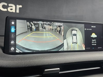 2023 Genesis GV70 — миниатюра 21