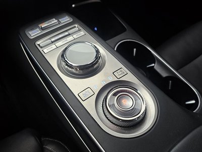 2023 Genesis GV70 — миниатюра 12