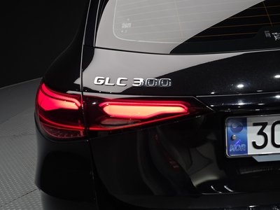 MERCEDES-BENZ GLC - 10