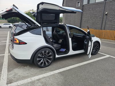 صورة 4 لـ 2023 Tesla MODEL X