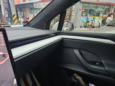 2023 Tesla MODEL X — миниатюра 18