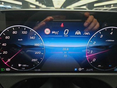 MERCEDES-BENZ E-CLASS - 7