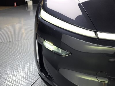 TESLA MODEL Y - 9