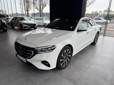 MERCEDES-BENZ E-CLASS - 4
