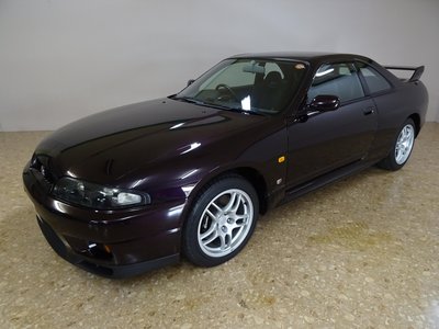 NISSAN SKYLINE GT-R - 4